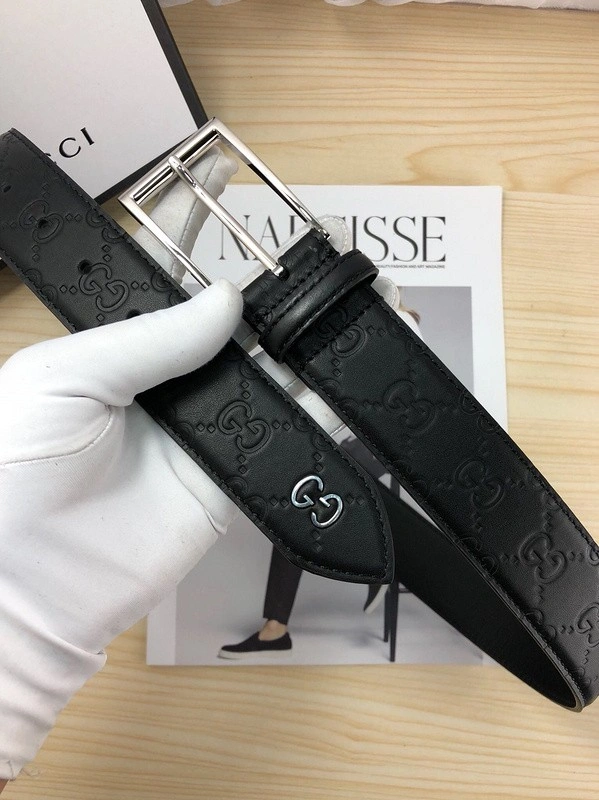 Gucci Reversible Gucci Signature belt 523306