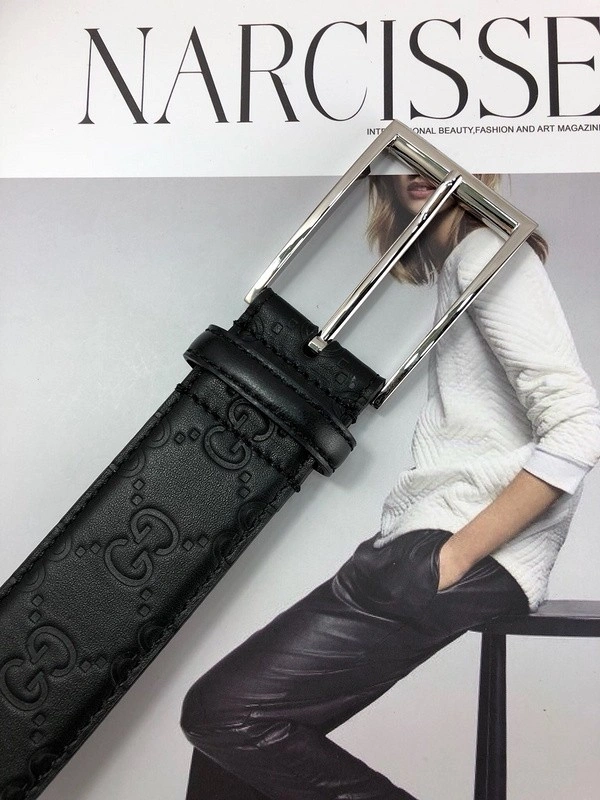 Gucci Reversible Gucci Signature belt 523306