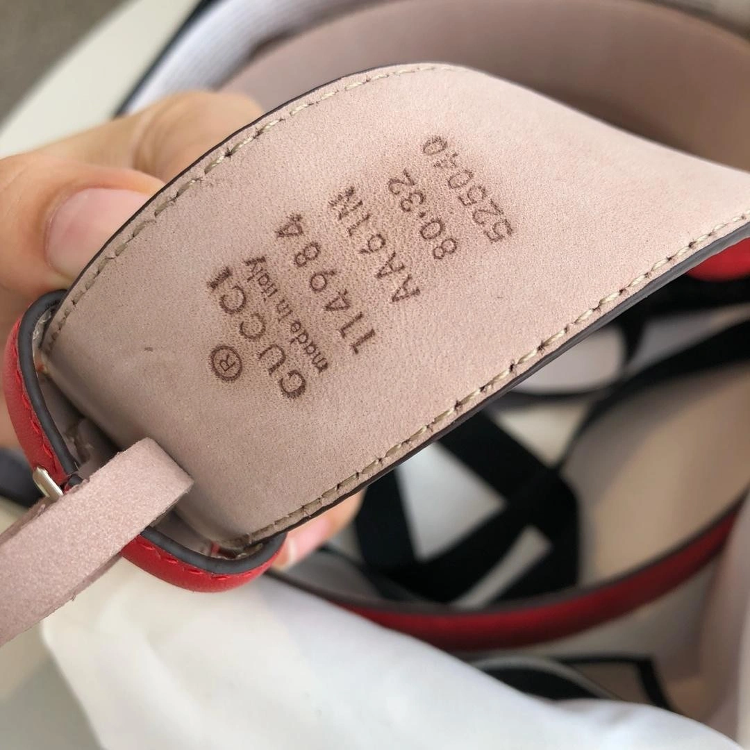 Gucci Signature leather belt 370543