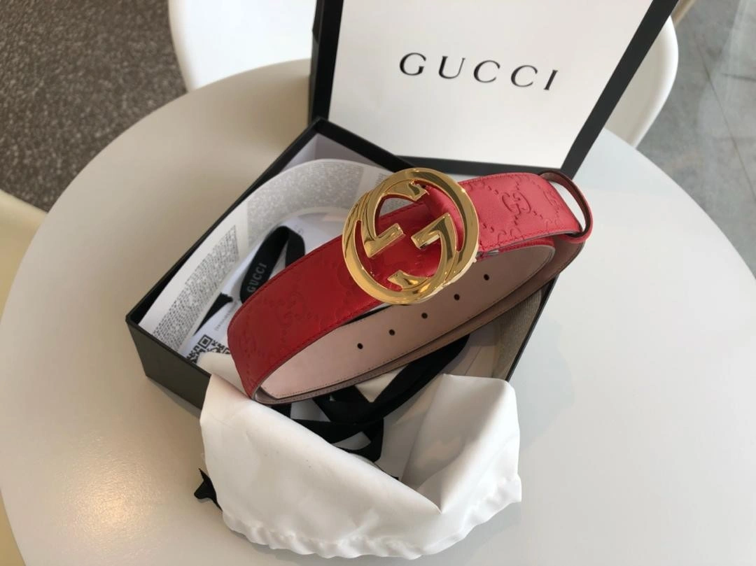 Gucci Signature leather belt 370543