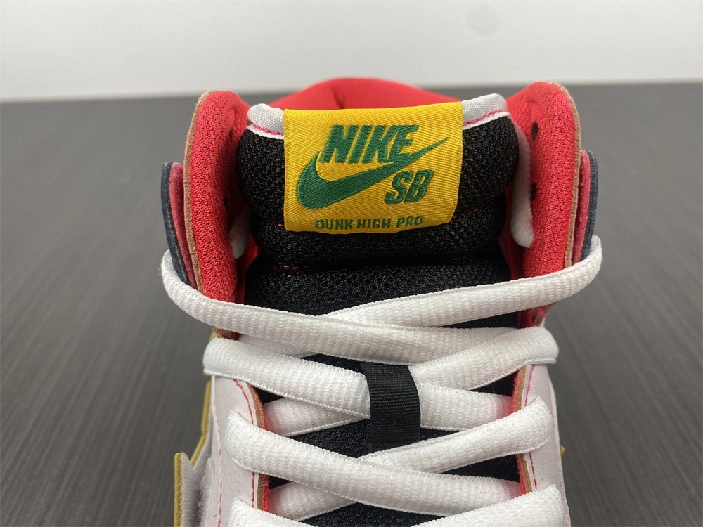 Gundam x Nike SB Dunk High  DH7717-100