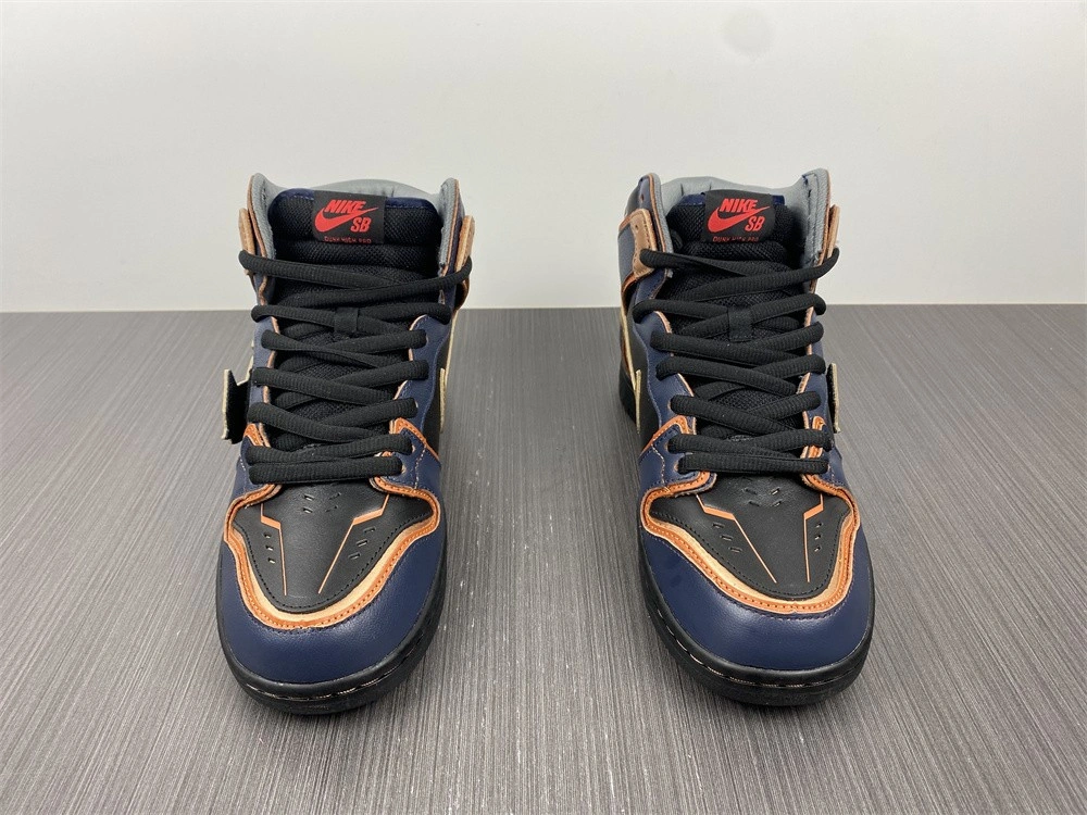 Gundam x Nike SB Dunk High 
