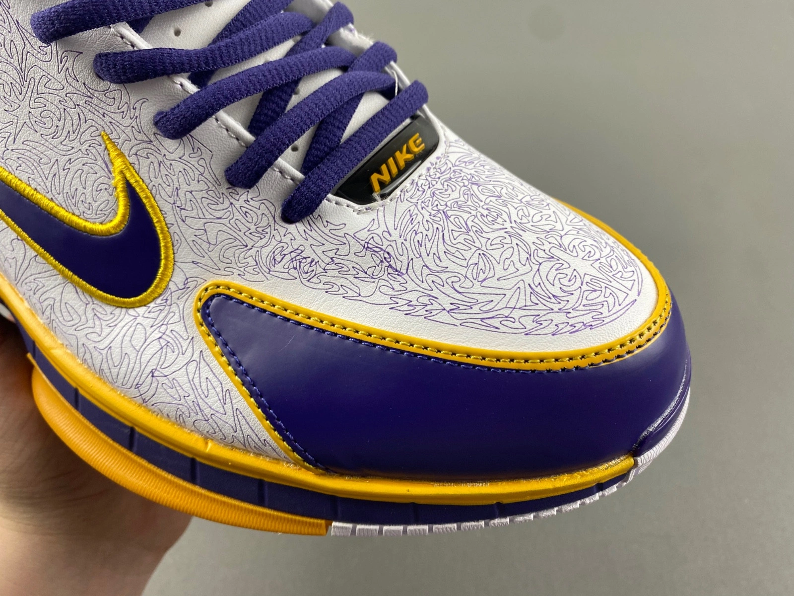 Huarache 2K4 'Kobe Laser'  309957-153