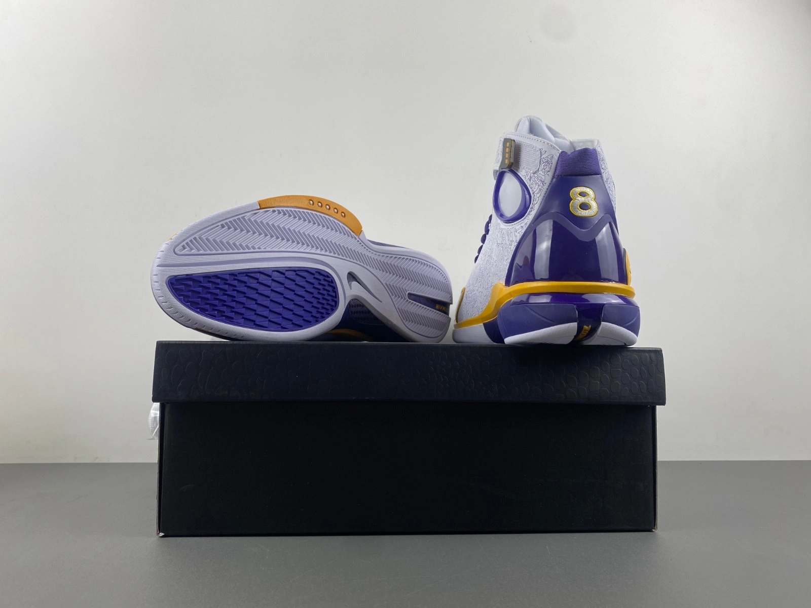 Huarache 2K4 'Kobe Laser'  309957-153