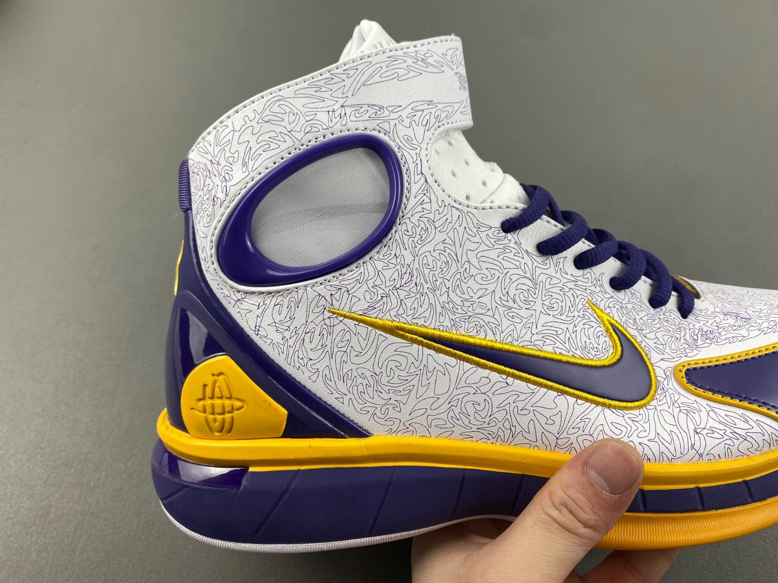 Huarache 2K4 'Kobe Laser'  309957-153