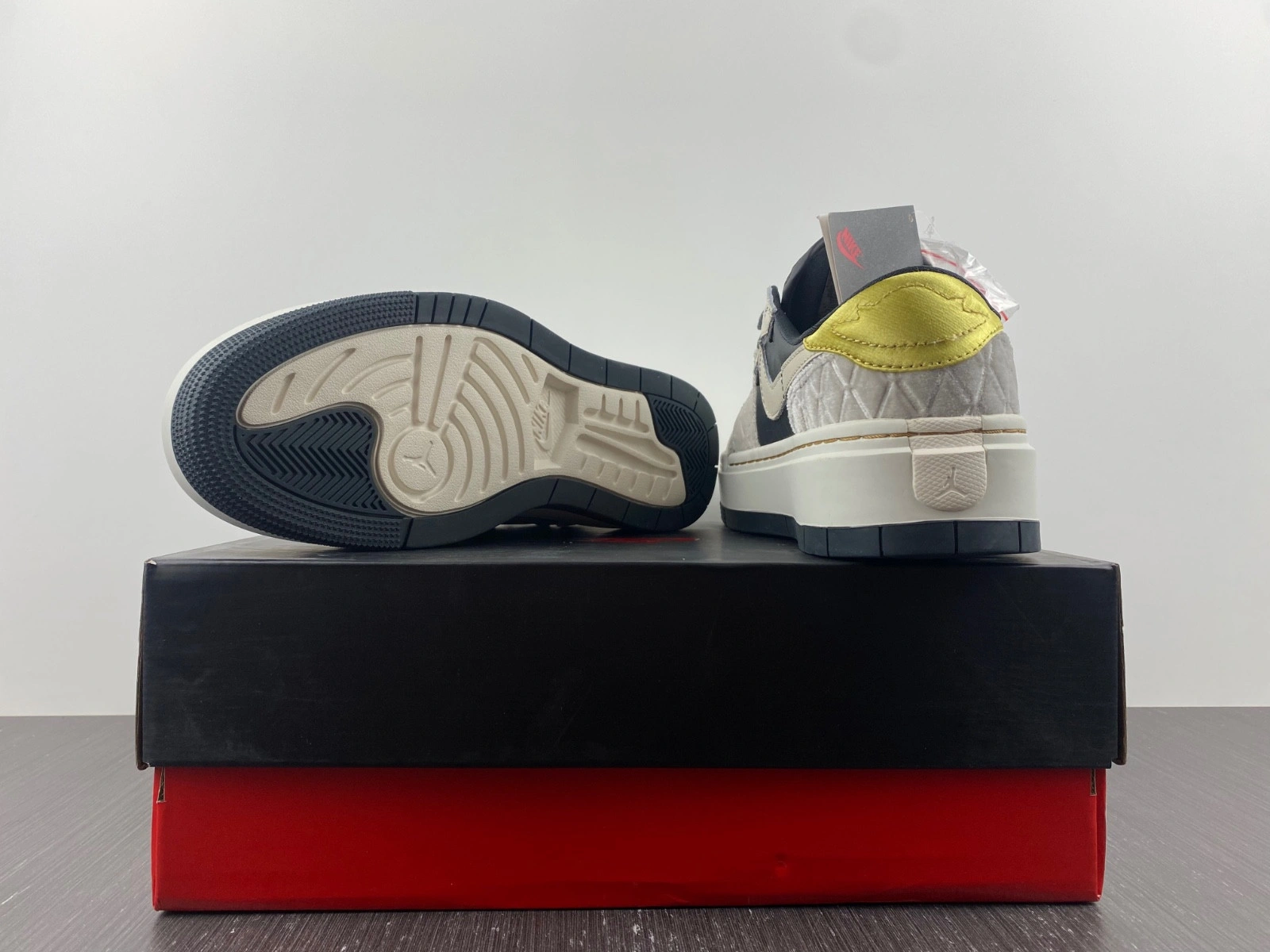 Jordan 1 Elevate Low SE Anthracite Light Bone (W)  DV1494-001