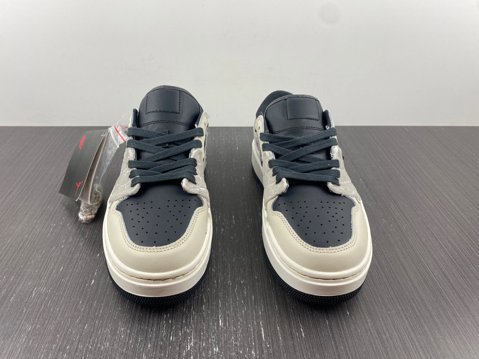 Jordan 1 Elevate Low SE Anthracite Light Bone (W)  DV1494-001