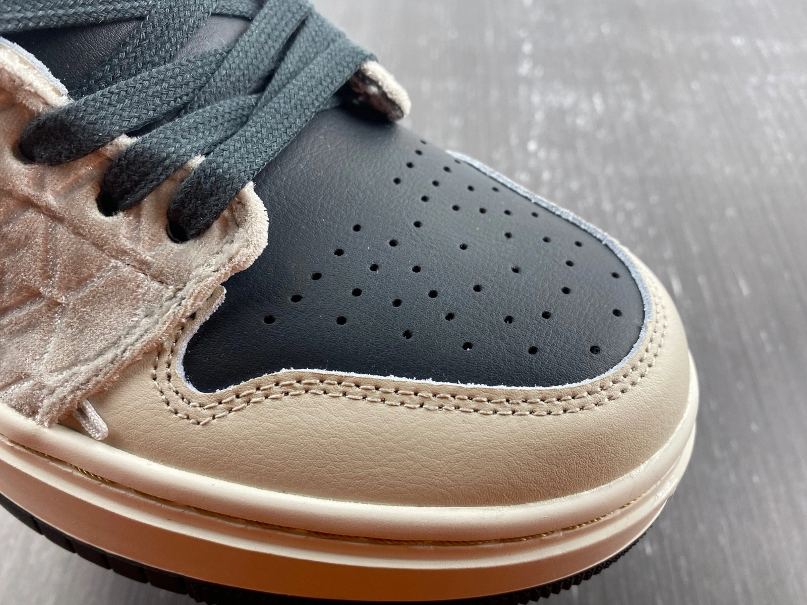 Jordan 1 Elevate Low SE Anthracite Light Bone (W)  DV1494-001