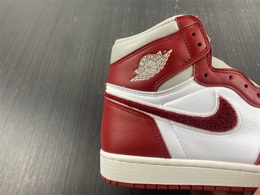 Jordan 1 High OG Newstalgia Chenille (W)  DJ4891-061