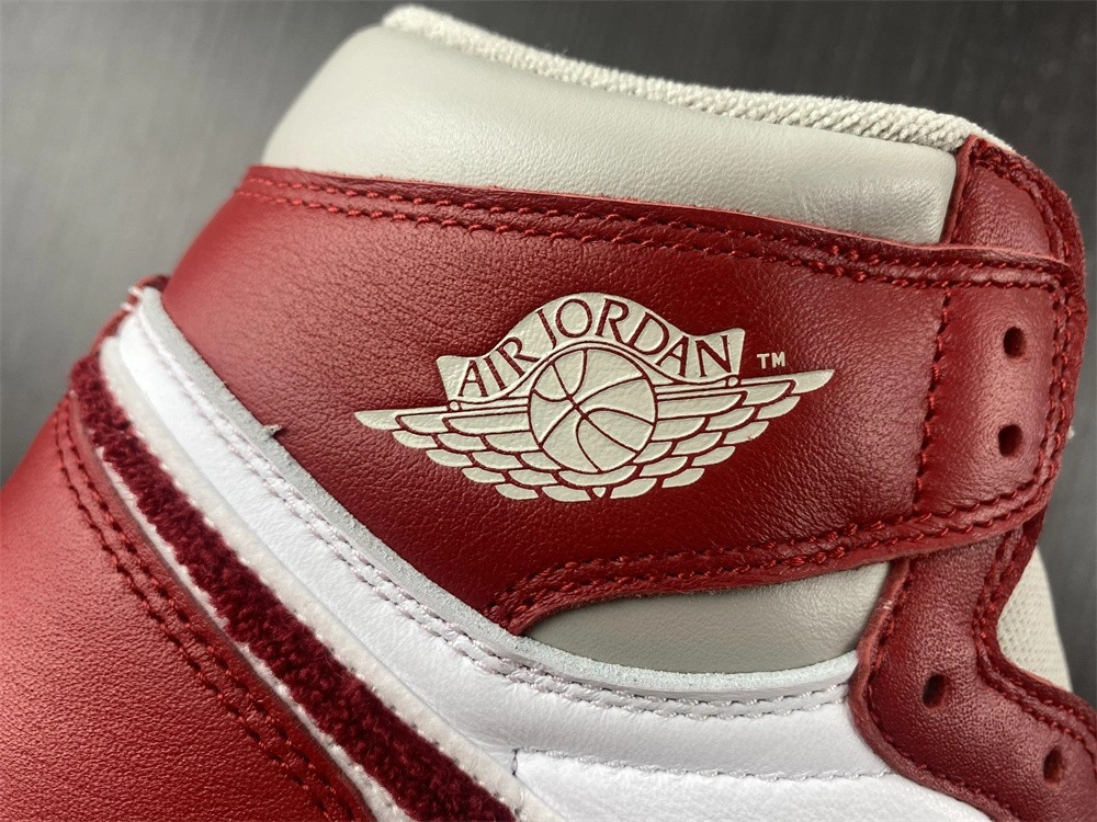 Jordan 1 High OG Newstalgia Chenille (W)  DJ4891-061
