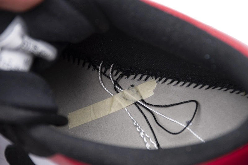 Jordan 1 Low Black Toe  553558-116