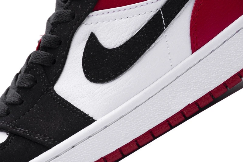 Jordan 1 Low Black Toe  553558-116