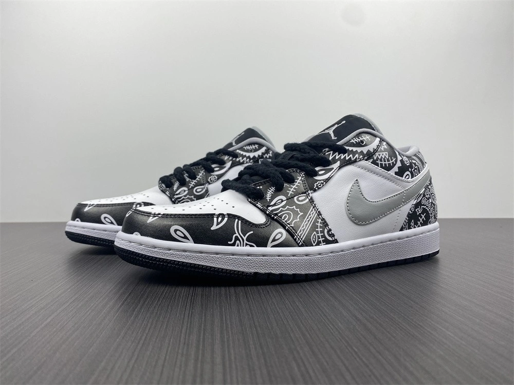 Jordan 1 Low Black White Grey - 553558-040