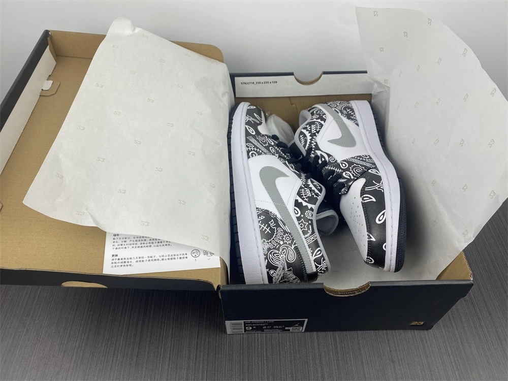 Jordan 1 Low Black White Grey - 553558-040