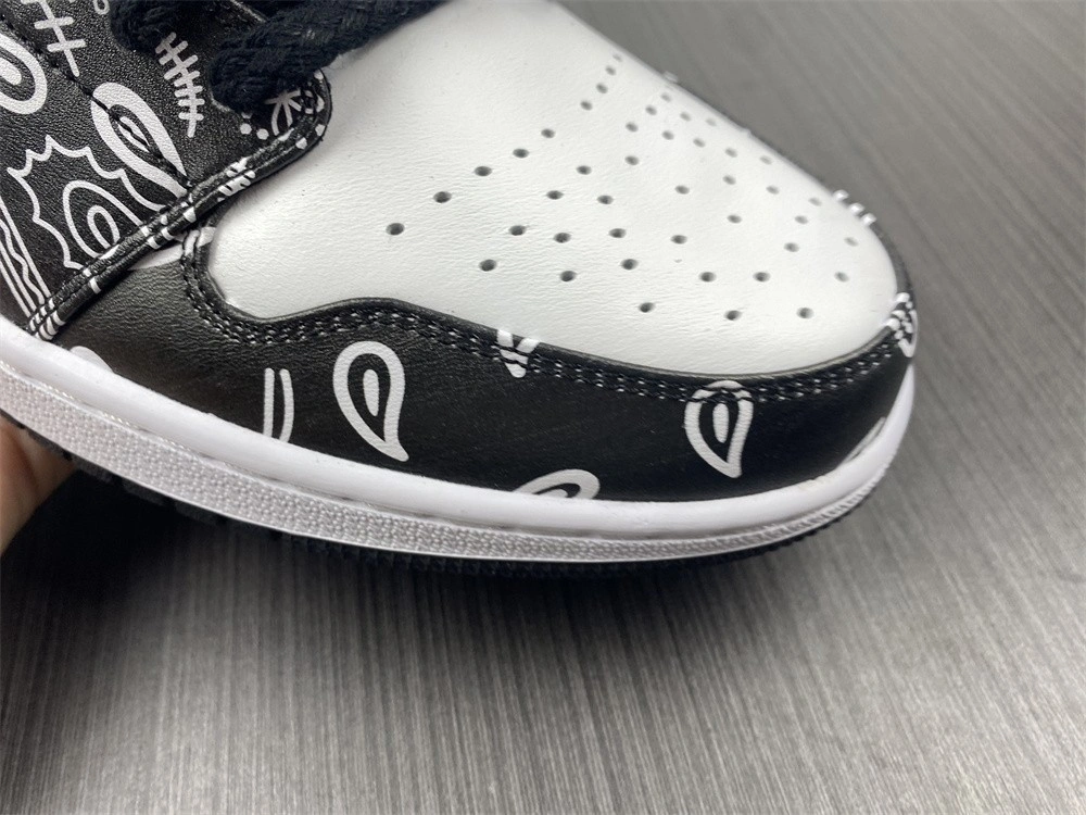 Jordan 1 Low Black White Grey - 553558-040