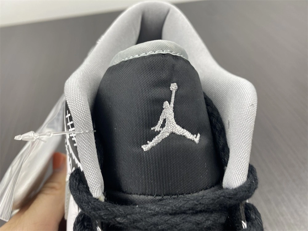 Jordan 1 Low Black White Grey - 553558-040