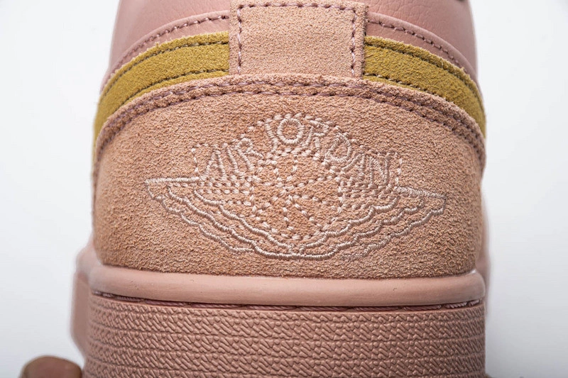 Jordan 1 Low Coral Stardust - CJ9216-676