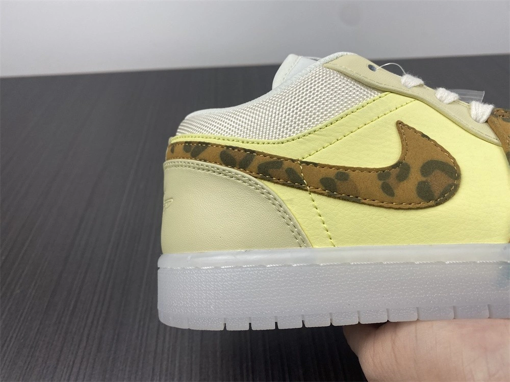 Jordan 1 Low Crimson Tint - 553558-034