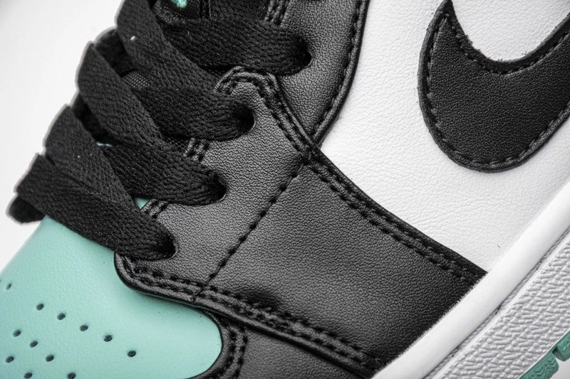 Jordan 1 Low Emerald Toe  553558-117