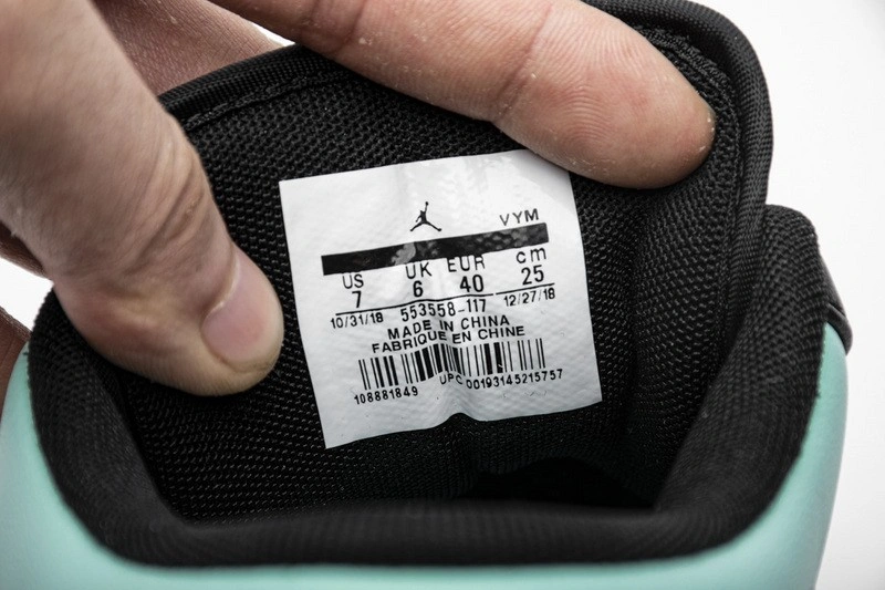 Jordan 1 Low Emerald Toe  553558-117