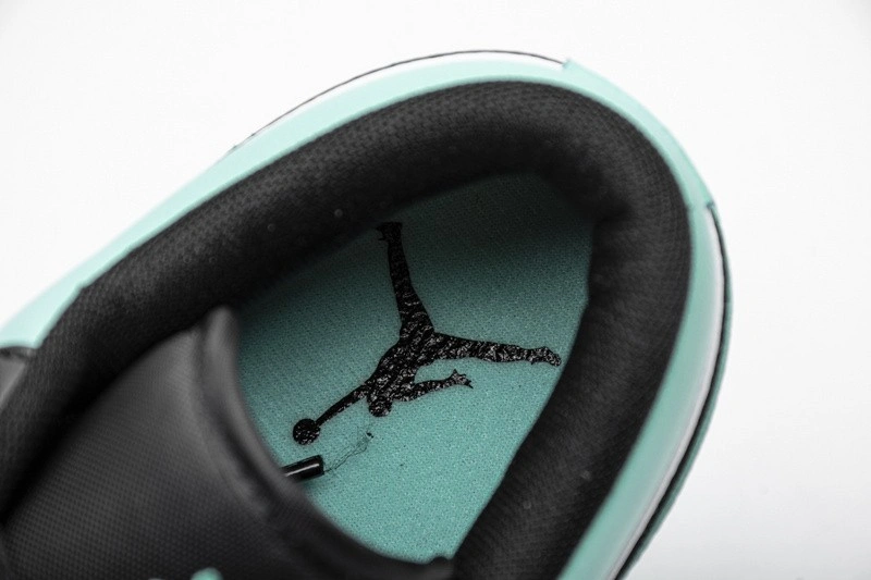 Jordan 1 Low Emerald Toe  553558-117