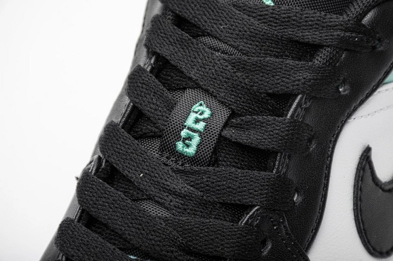 Jordan 1 Low Emerald Toe  553558-117