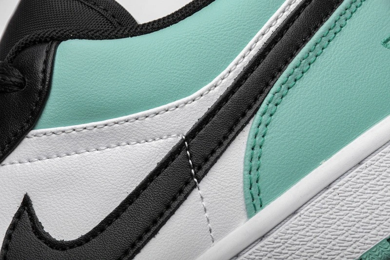 Jordan 1 Low Emerald Toe  553558-117