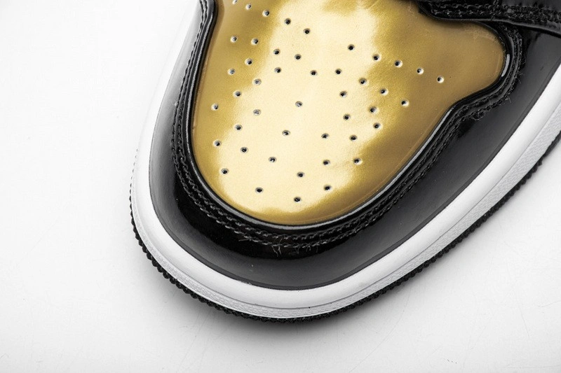 Jordan 1 Low Gold Toe  CQ9447-700
