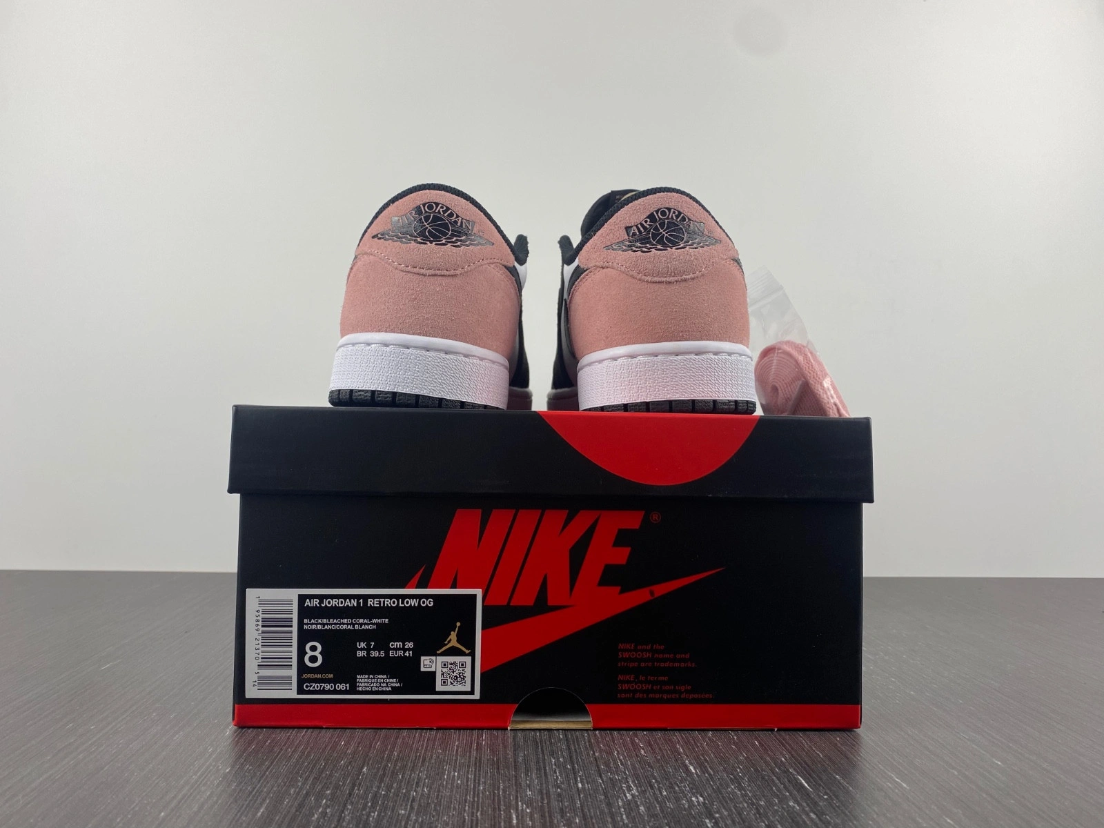 Jordan 1 Low OG Bleached Coral - CZ0790-061