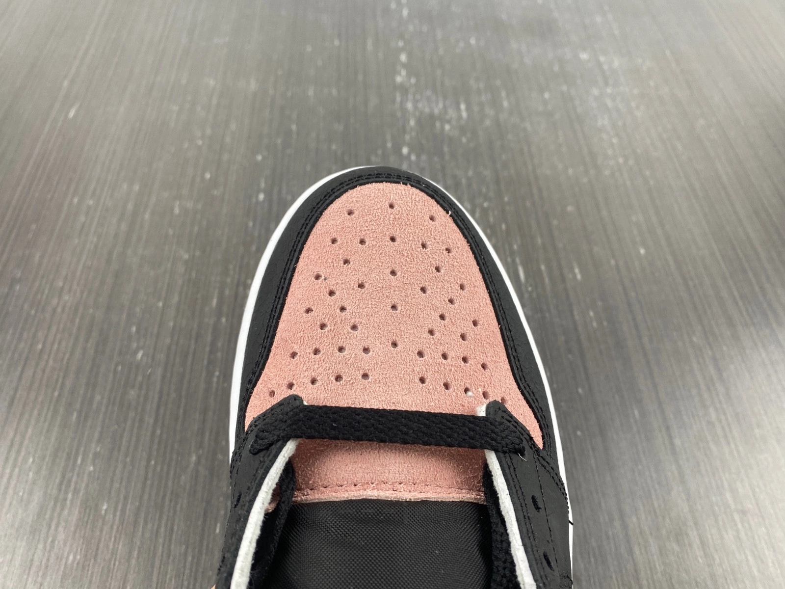 Jordan 1 Low OG Bleached Coral - CZ0790-061