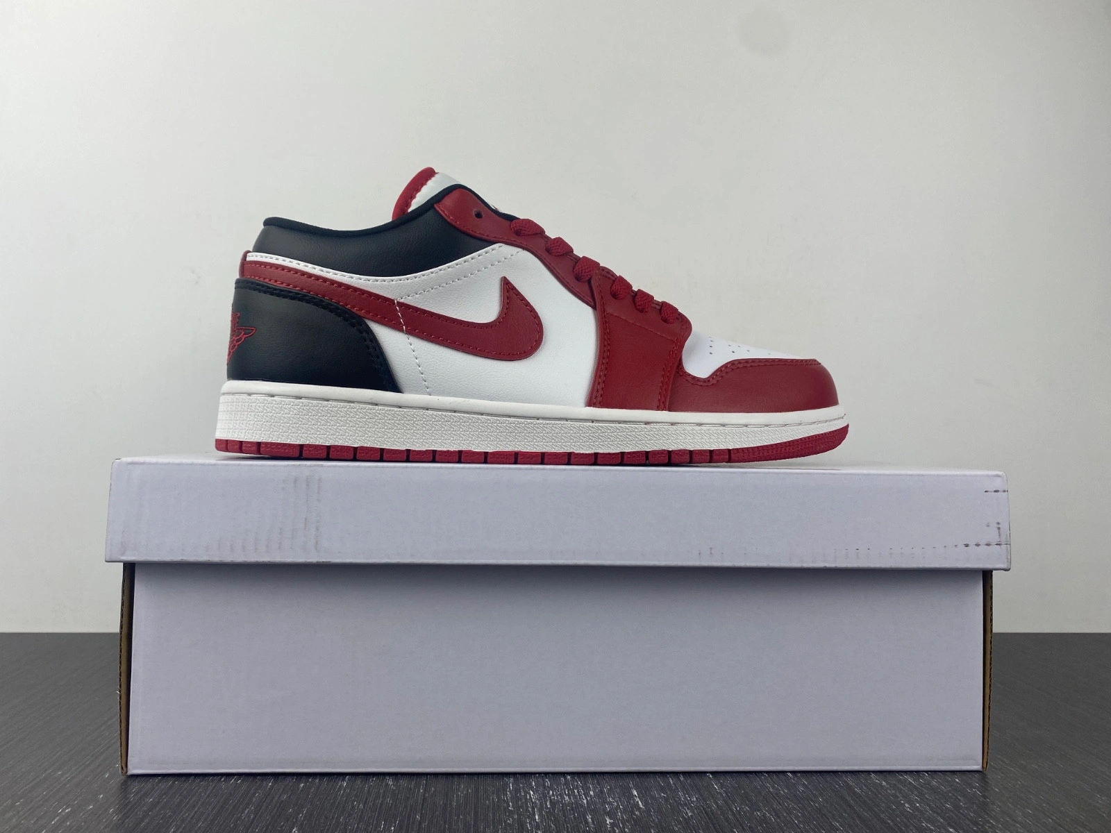 Jordan 1 Low Reverse Black Toe (Women's) - DC0774-160