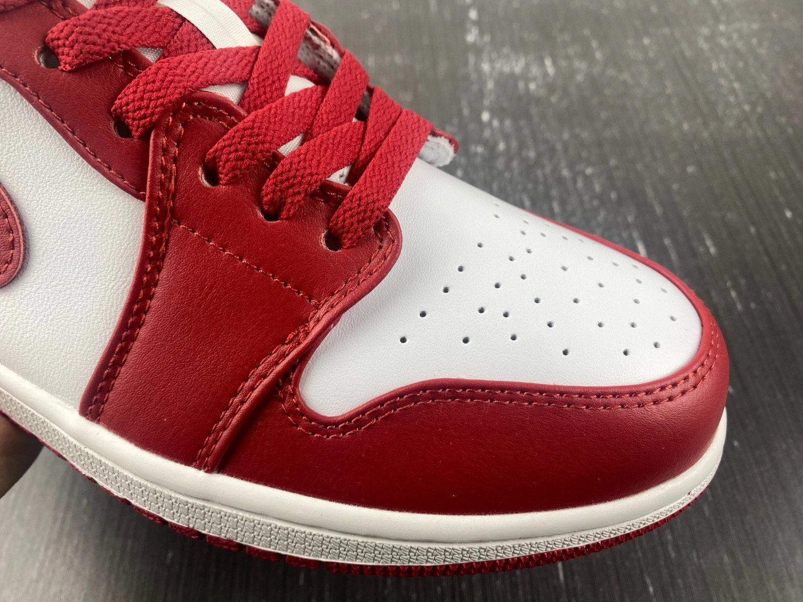 Jordan 1 Low Reverse Black Toe (Women's) - DC0774-160