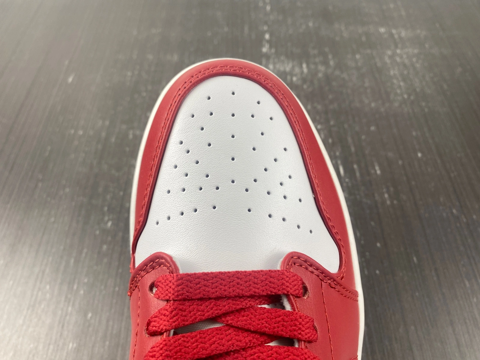 Jordan 1 Low Reverse Black Toe (Women's) - DC0774-160