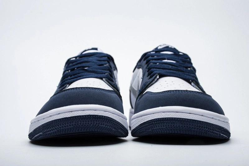 Jordan 1 Low SB Midnight Navy  CJ7891-400