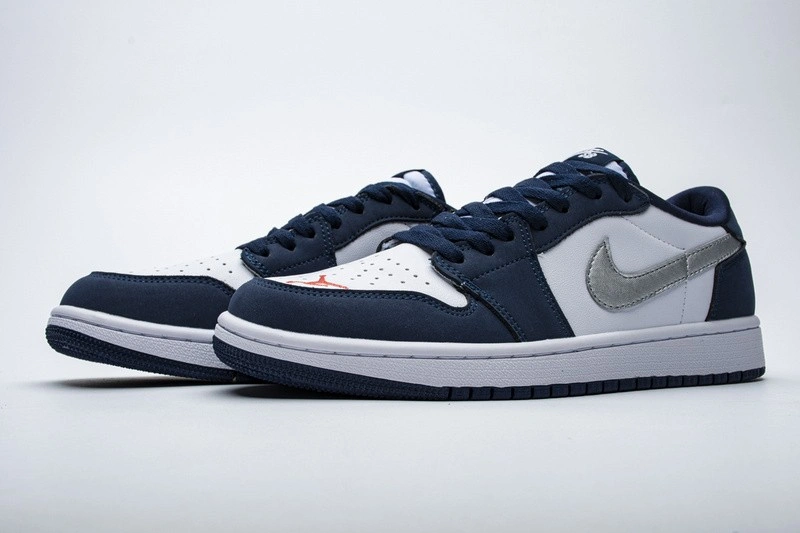 Jordan 1 Low SB Midnight Navy  CJ7891-400