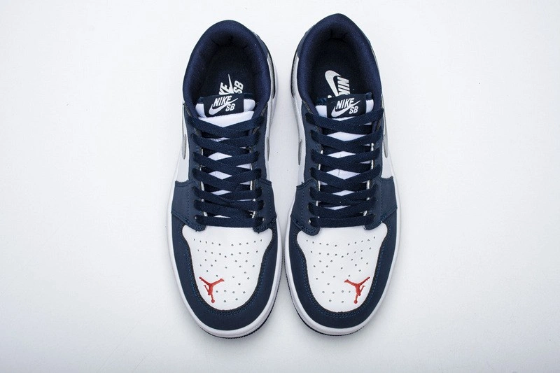 Jordan 1 Low SB Midnight Navy  CJ7891-400