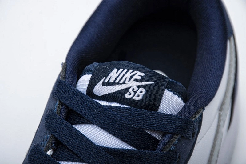 Jordan 1 Low SB Midnight Navy  CJ7891-400