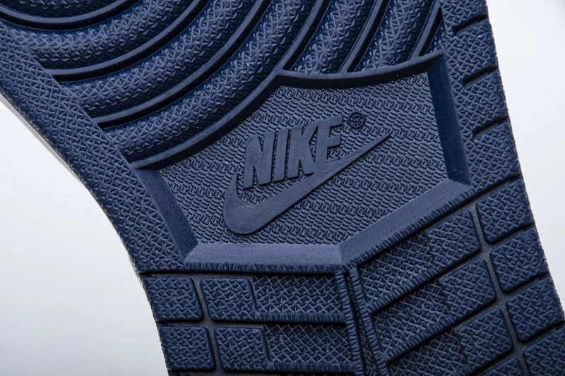 Jordan 1 Low SB Midnight Navy  CJ7891-400
