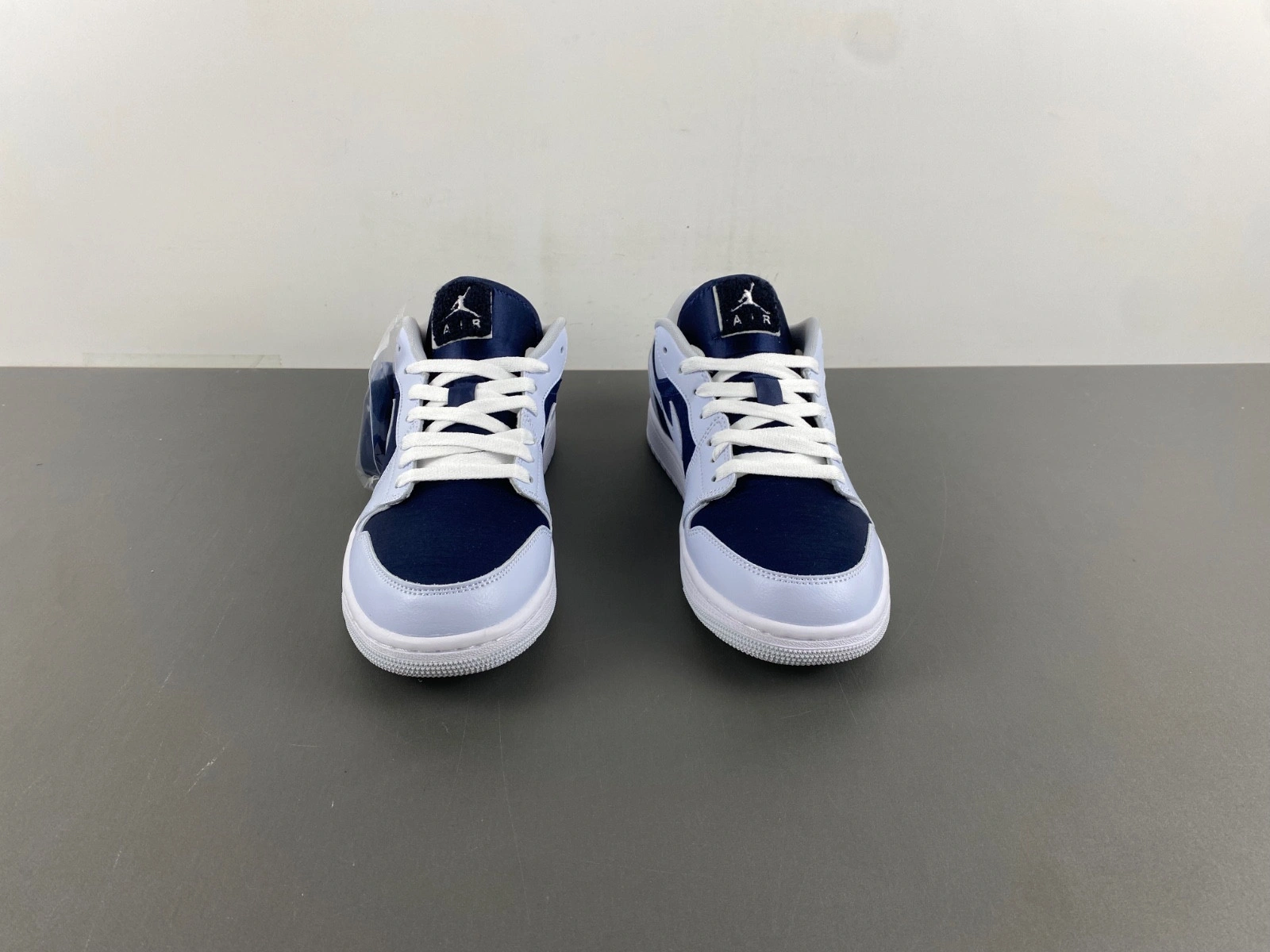 Jordan 1 Low SE Football Grey White Gym Red Midnight FZ8778-044