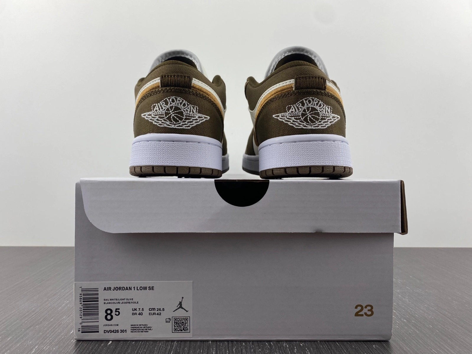 Jordan 1 Low SE Light Olive (W) - DV0426-301