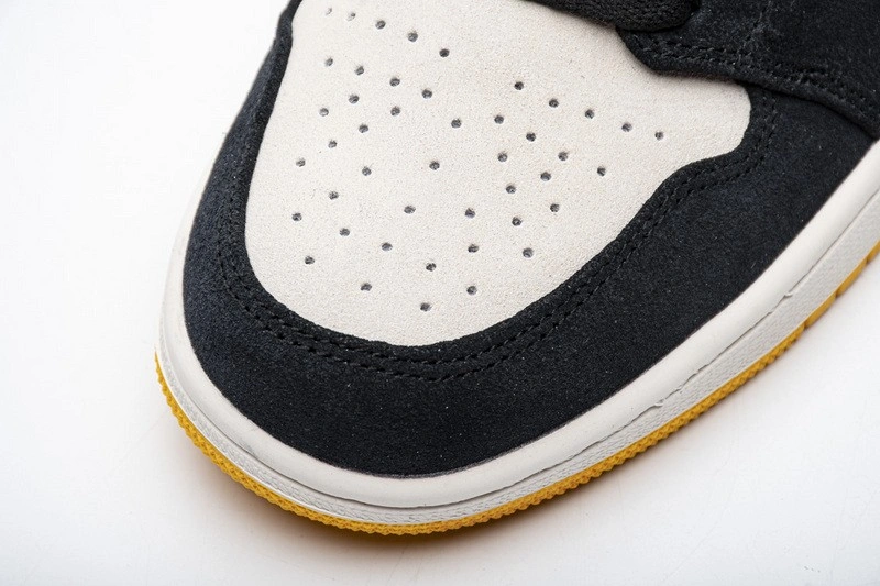 Jordan 1 Low Sail University Gold Black  553558-127