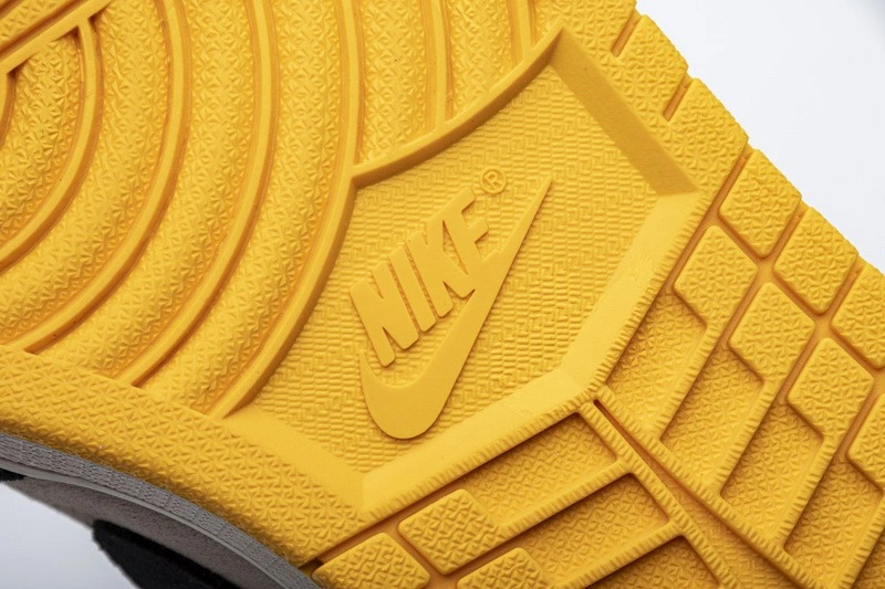 Jordan 1 Low Sail University Gold Black  553558-127