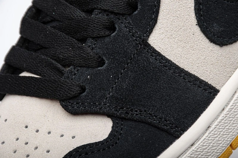 Jordan 1 Low Sail University Gold Black  553558-127