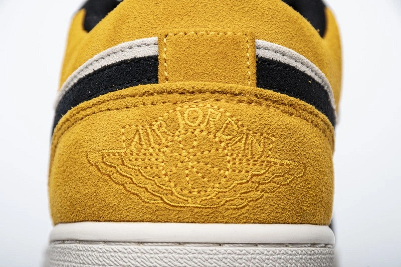 Jordan 1 Low Sail University Gold Black  553558-127