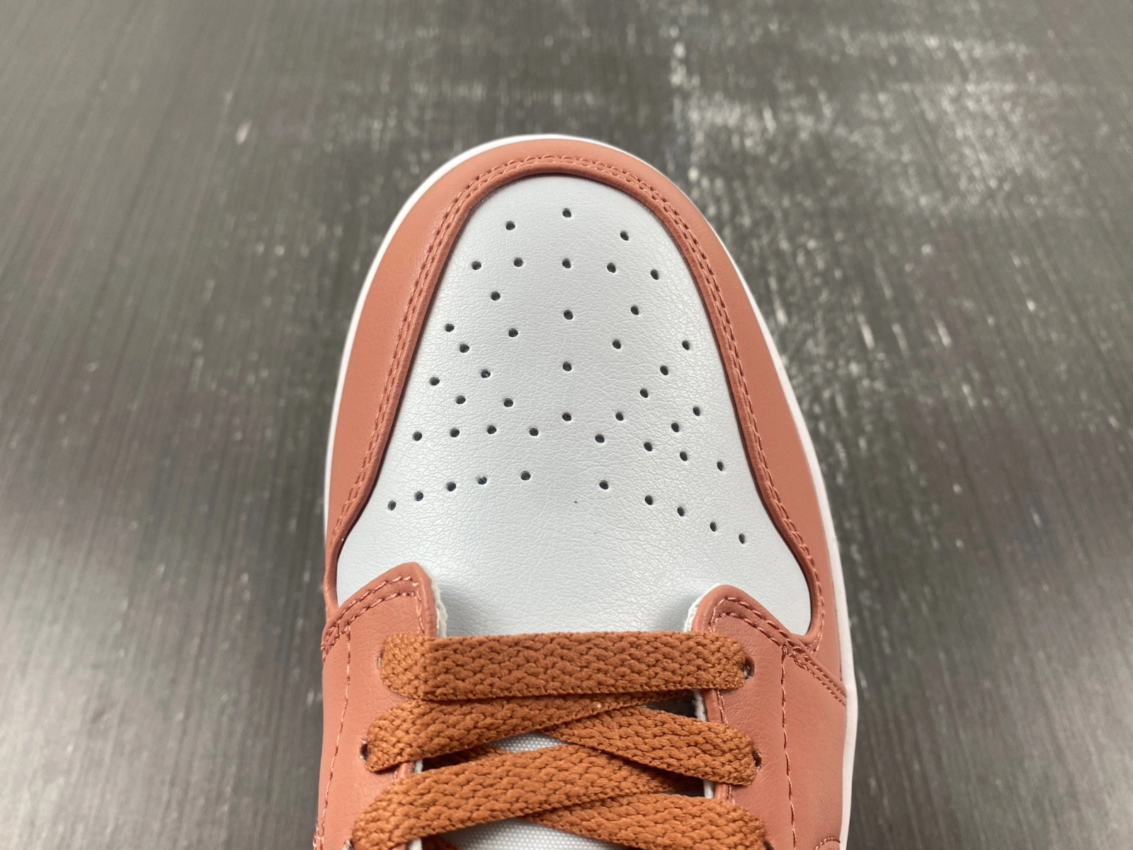 Jordan 1 Low Sky J Orange - DC0774-080