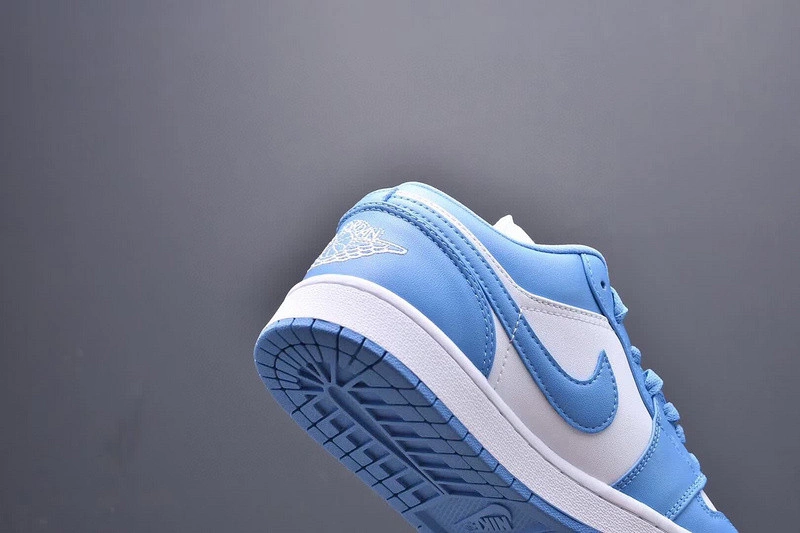 Jordan 1 Low UNC (W)  AO9944-441