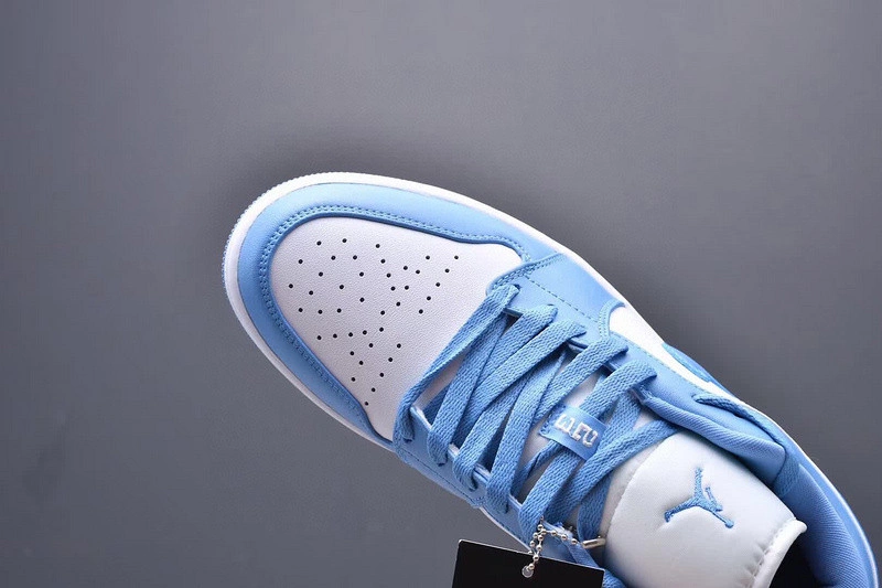Jordan 1 Low UNC (W)  AO9944-441