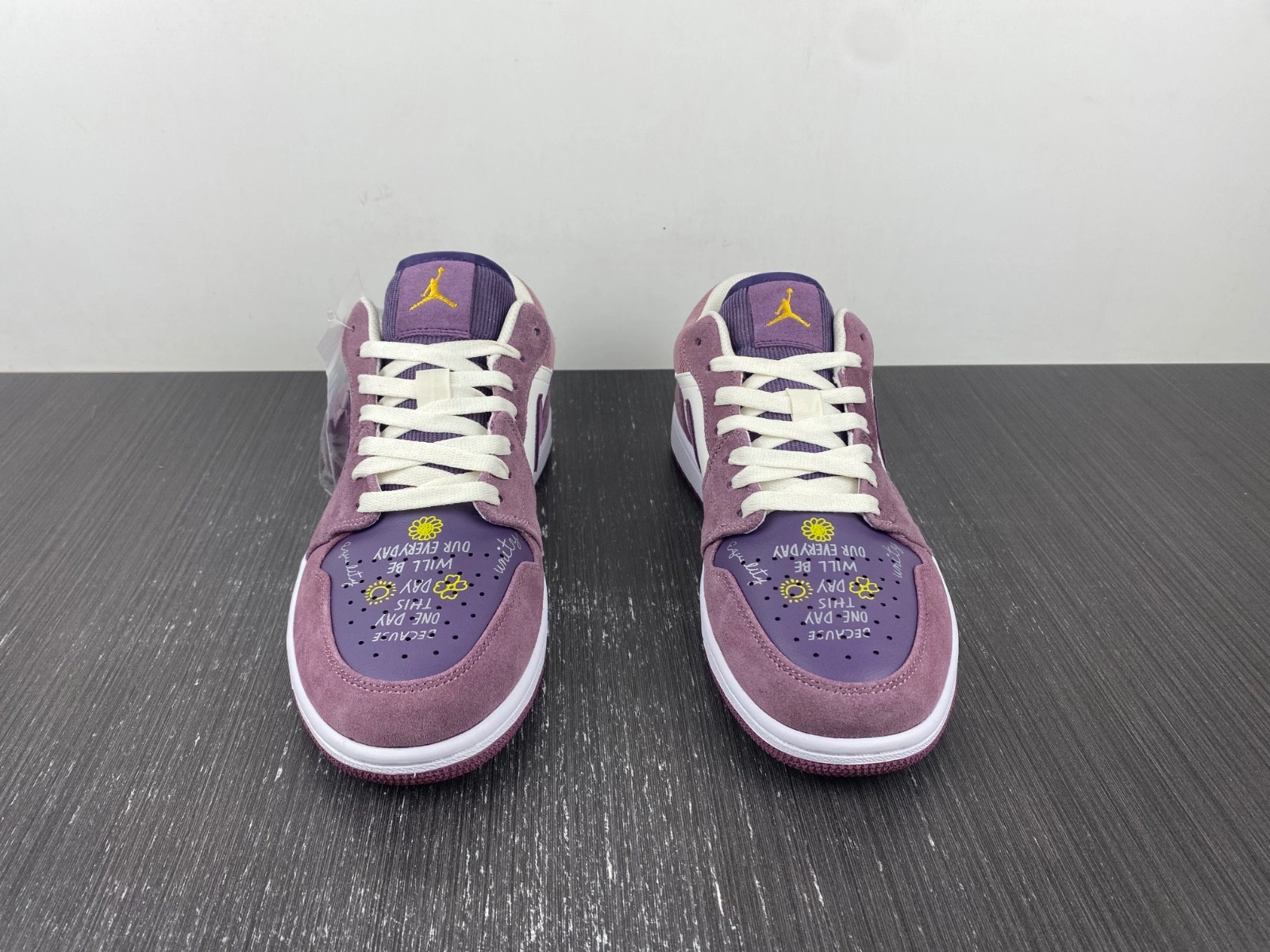 Jordan 1 Low Unity (W) - DR8057-500