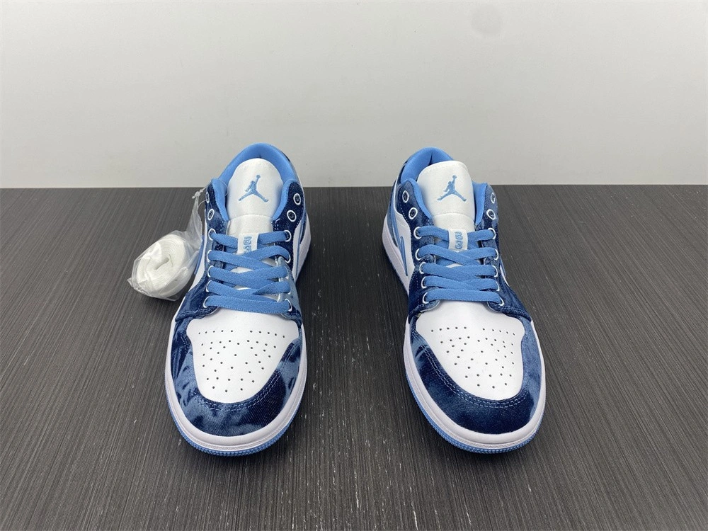 Jordan 1 Low Washed Denim (GS) - DM8947-100