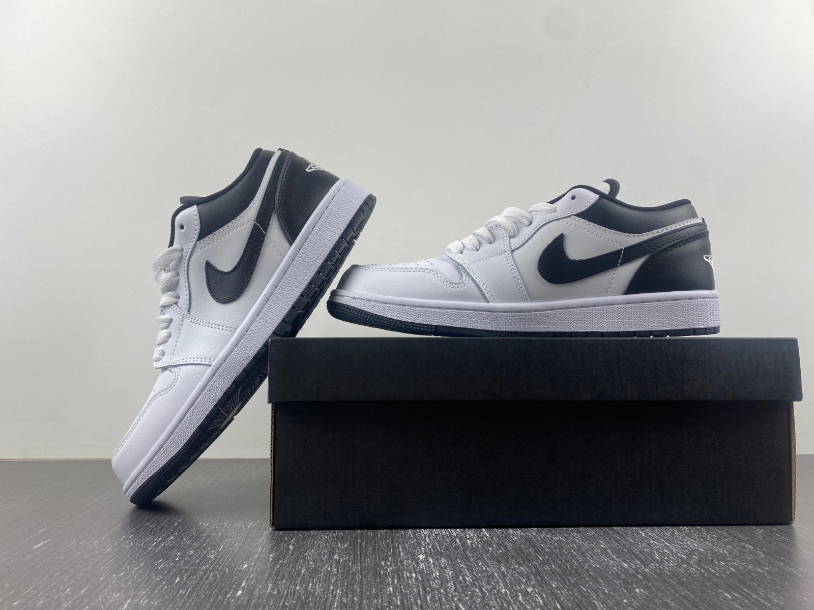 Jordan 1 Low White Black Men's - 553558-132